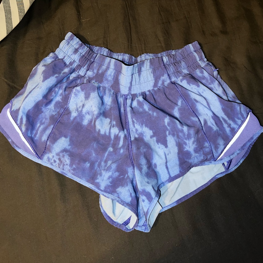 Lululemon Limited Edition Blue Tie-Dye “Gameday” Hotty Hot 2.5” Low-Rise
